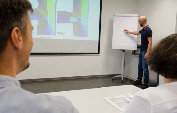 第一手的專(zhuān)業(yè)知識(shí) 